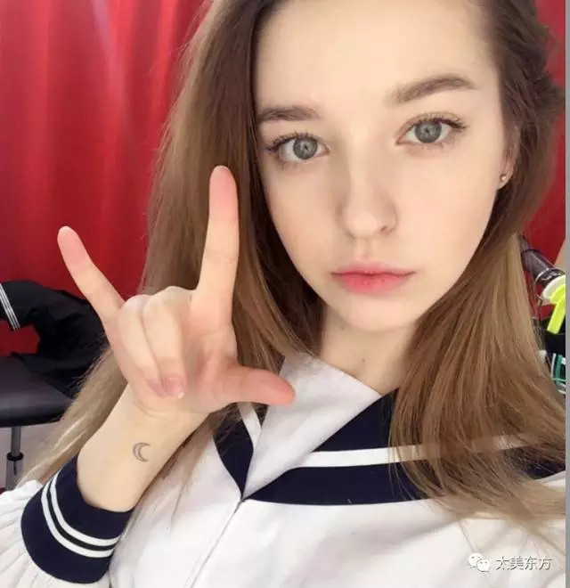 国际网红脸新标准看lilymaymac示范审美新宠