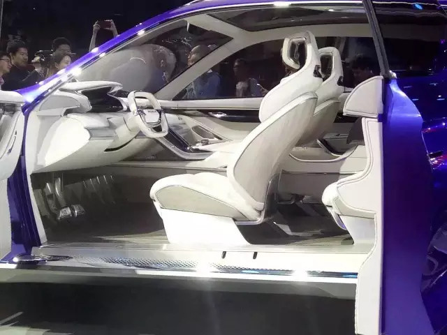 车展前夕惊现“未来汽车”，上汽荣威又玩儿了一次大的，赚足话题热度