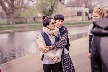 离开微博这半年，井柏然头发越来越长，在反鲜肉的路上越走越远