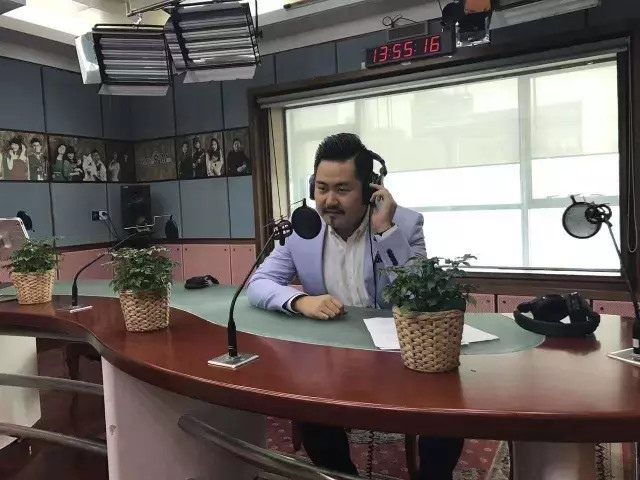 还在关注白百何出轨和达康书记?那么钱就这么从指缝中溜走