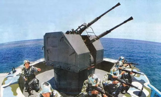 61式100毫米舰炮图片