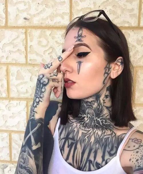 高端玩家想把脸部纹身玩得溜,前提你要有thug life feel