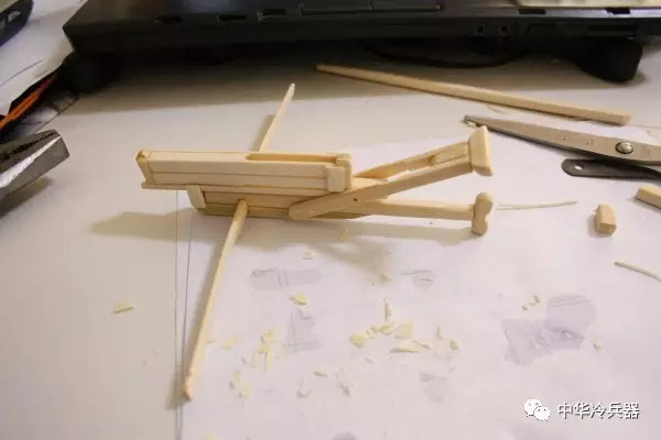 喜欢诸葛连弩么?其实用筷子就能做一把,还不快来看看?