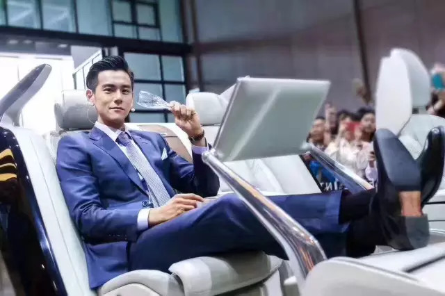 除了眼花缭乱的新车，上海车展还有这些趣事