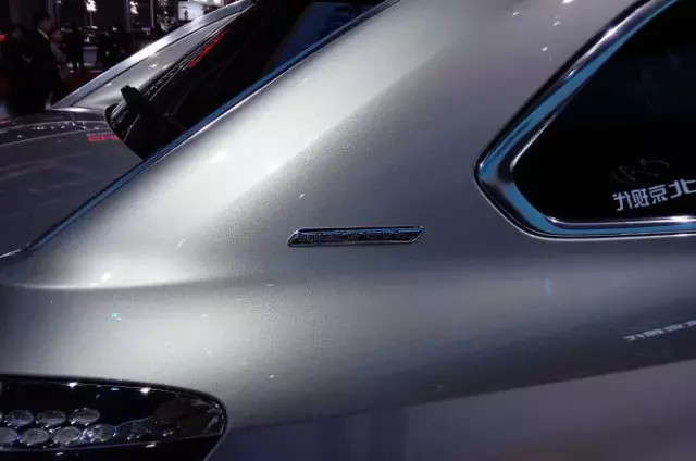 戴姆勒集团联合设计制造，和奔驰同堂销售，腾势400要干什么？