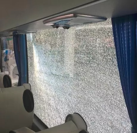 客车上的这些安全逃生门你都知道吗