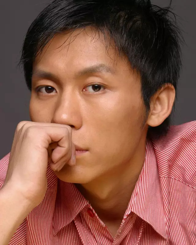 男士纹眉娘炮么?