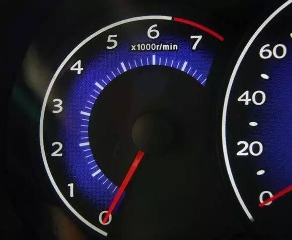 “机油消耗”和“烧机油”是一回事吗？