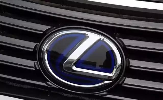 奔驰3月竟有藏销量之嫌，只为确保全年夺冠？