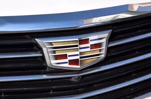 奔驰3月竟有藏销量之嫌，只为确保全年夺冠？