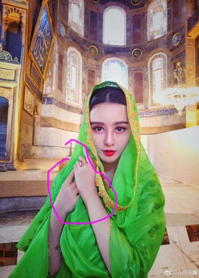 翻版范冰冰何承熹在土耳其教堂爆照这才是她真正容颜手看着好胖