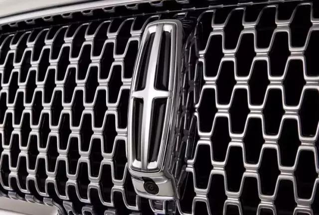 奔驰3月竟有藏销量之嫌，只为确保全年夺冠？