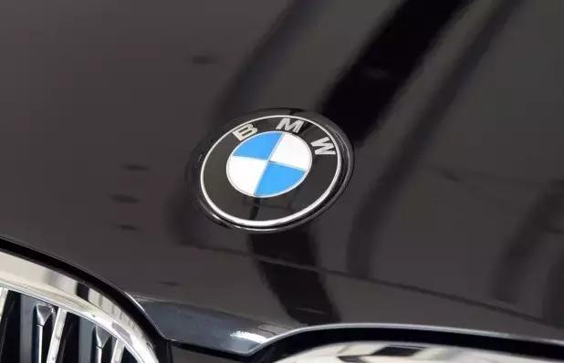 奔驰3月竟有藏销量之嫌，只为确保全年夺冠？