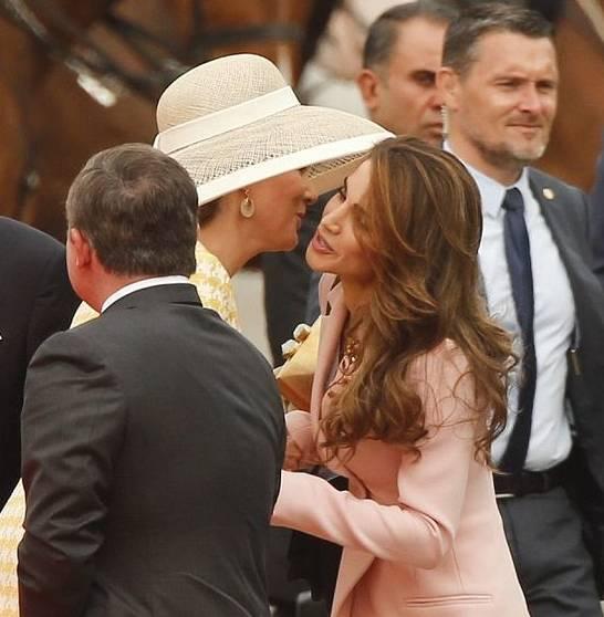 社交礼仪贴面礼的7个规则你知道几个cheekkissing