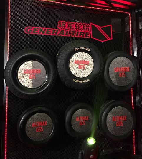 走极限专业路数的MT5，轮胎侧面的红色标识非常抢眼