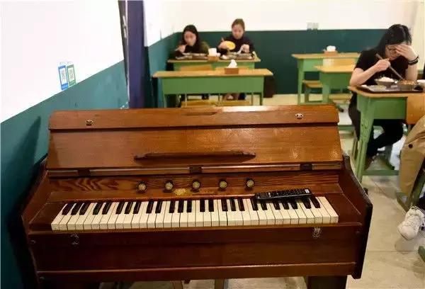 最近火的不仅是巴南万达,还有这家小餐馆!