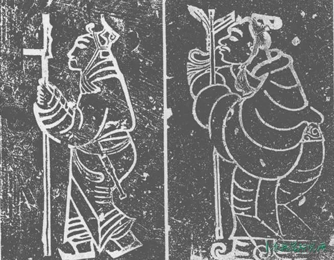 汉代另一件特色兵器就是卜字形铁戟的流行,此种铁戟不论步战还是马