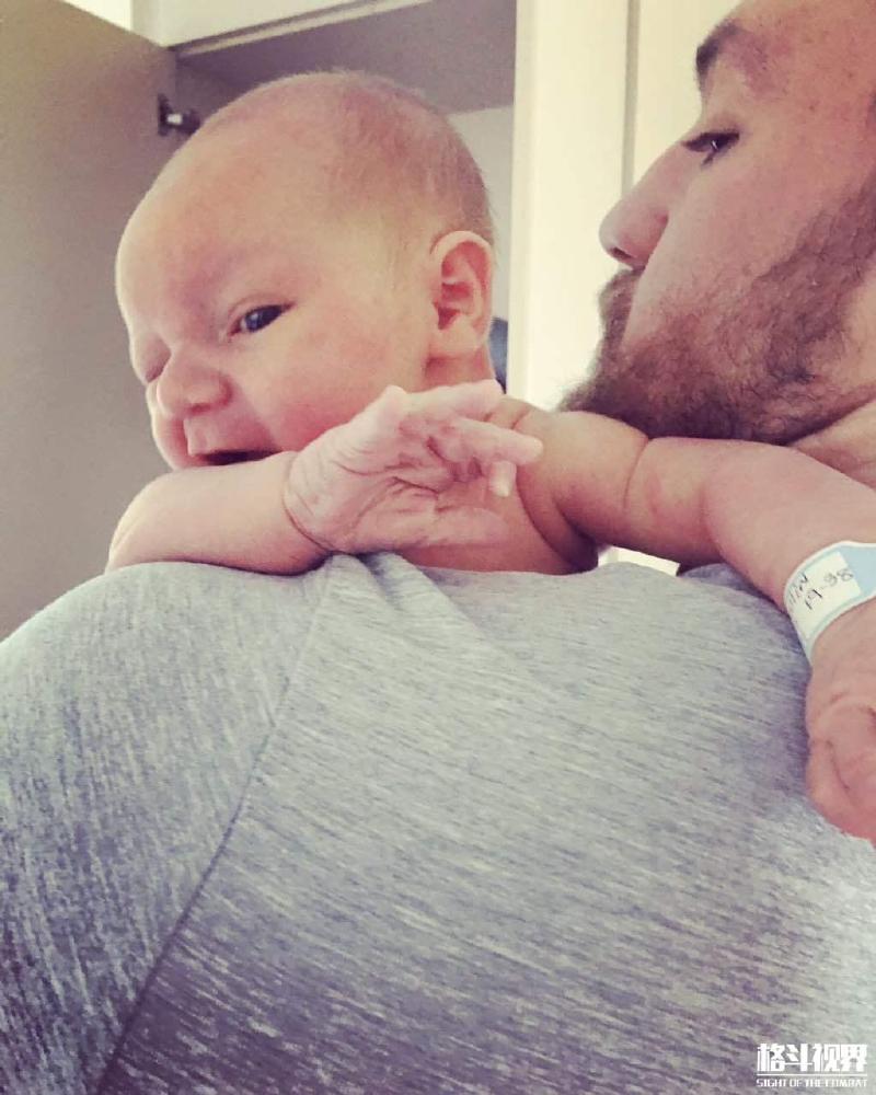 康纳麦格雷戈的儿子出生了与梅威瑟大战有望年底举行