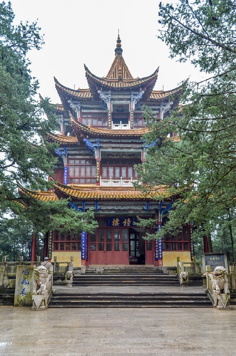 300多年前吴三桂在昆明建了一座金殿比武当山金殿更大