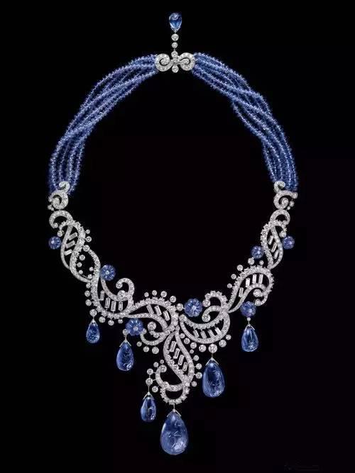 这是永不过时的珠宝风:巴洛克风格珠宝